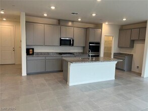 1550 Rock Kestrel St in Las Vegas, NV - Building Photo - Building Photo