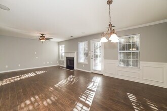 407 Hidden Creek Ct in Canton, GA - Building Photo - Building Photo