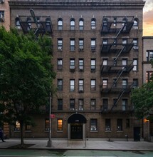 330-334 E 52nd St in New York, NY - Building Photo - Building Photo