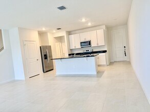 586 Salisbury Cir in Fort Pierce, FL - Building Photo - Building Photo