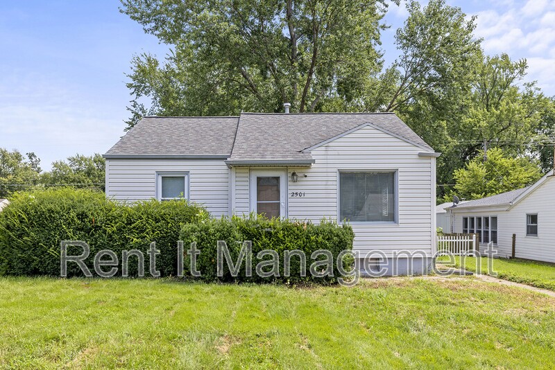 2501 S Wayne St in Bellevue, NE - Foto de edificio