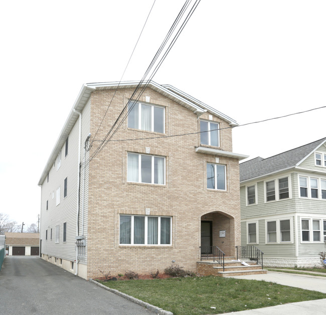 341 Rosehill Pl in Elizabeth, NJ - Building Photo - Building Photo