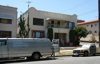 901-903 S Berendo St in Los Angeles, CA - Building Photo - Building Photo