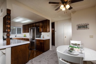 1008 Santa Fe Dr-Unit -1008 in Encinitas, CA - Building Photo - Building Photo