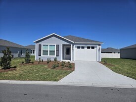 2330 Hobkirk Loop in Okahumpka, FL - Building Photo