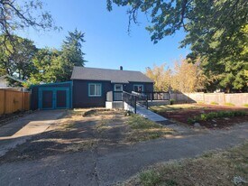 971 W 13th Ave in Eugene, OR - Building Photo