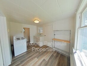 706 8th St in Bremerton, WA - Building Photo - Building Photo