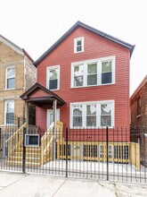 2237 S Sacramento Ave-Unit -B in Chicago, IL - Building Photo - Building Photo