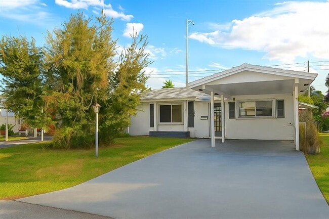 240 NW 24th Ct