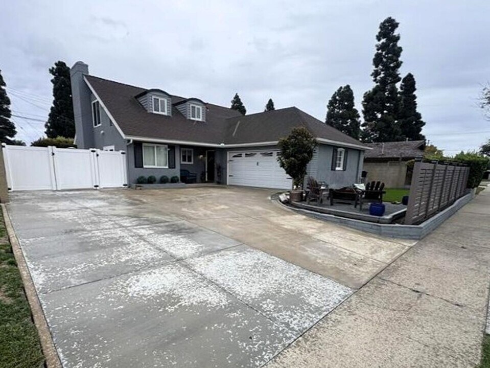 12332 Blackmer St in Garden Grove, CA - Building Photo