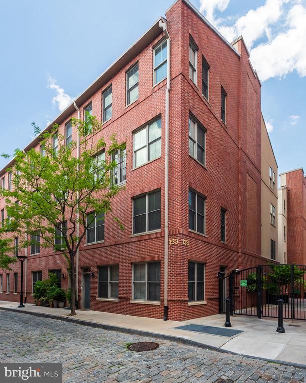 133 N Bread St in Philadelphia, PA - Building Photo - Building Photo