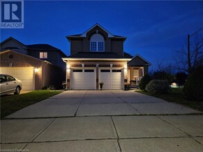 263 Hepburn Crescent in Hamilton, ON - Building Photo - Building Photo