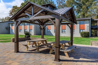 Grey Parc Rossville in Rossville, GA - Foto de edificio - Building Photo