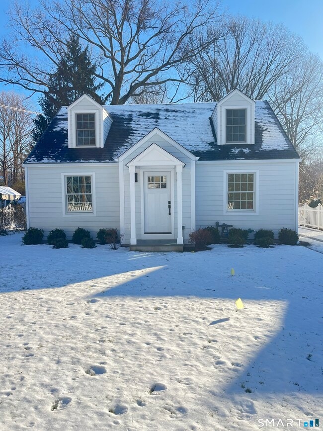 10 Greenwood Ave in Darien, CT - Building Photo - Building Photo