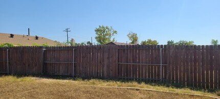 6645 Bamburgh Dr in San Diego, CA - Foto de edificio - Building Photo