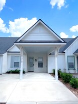 310 Edsall Ln in Lafayette, LA - Building Photo