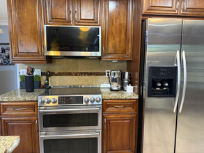 1000 NW 107th Ave in Plantation, FL - Foto de edificio - Building Photo