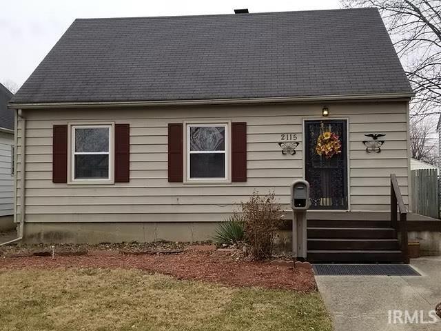 property at 2115 S Pershing Dr