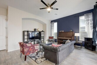 5321 Daimler Dr in Austin, TX - Building Photo - Building Photo