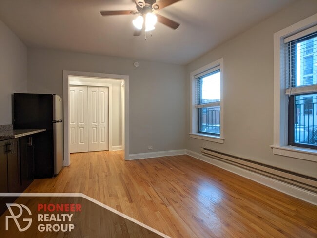 604 W Patterson Ave, Unit 1 in Chicago, IL - Foto de edificio - Building Photo