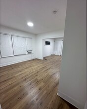 409 Raines Park, Unit 2 in Rochester, NY - Foto de edificio - Building Photo