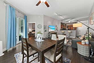 804 E Windward Way, Unit 120 in Lantana, FL - Foto de edificio - Building Photo