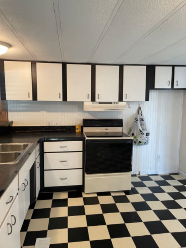 337 Franklin Valley Rd in Oak Hill, OH - Building Photo - Building Photo