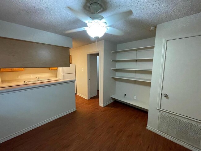 1907 Robbins Pl in Austin, TX - Building Photo - Building Photo