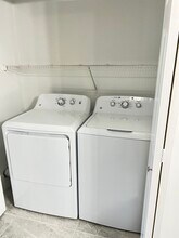 1220 Wildwood Lakes Blvd, Unit 304 in Naples, FL - Building Photo - Building Photo
