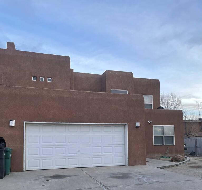 948 Anthony Ln SW in Albuquerque, NM - Building Photo