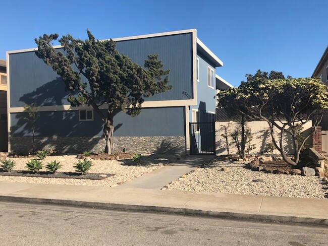 5200 W Wooley Rd in Oxnard, CA - Building Photo - Building Photo