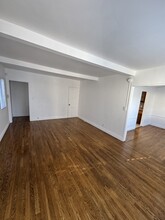 500 Venice Way, Unit 1 in Inglewood, CA - Building Photo - Building Photo