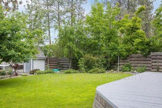 494 Sheila Crescent in Kelowna, BC - Building Photo - Building Photo