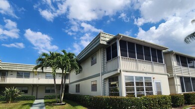 511 Monaco Way in Delray Beach, FL - Foto de edificio - Building Photo