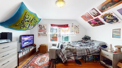 243 Summer St, Unit 2T in Somerville, MA - Building Photo - Building Photo