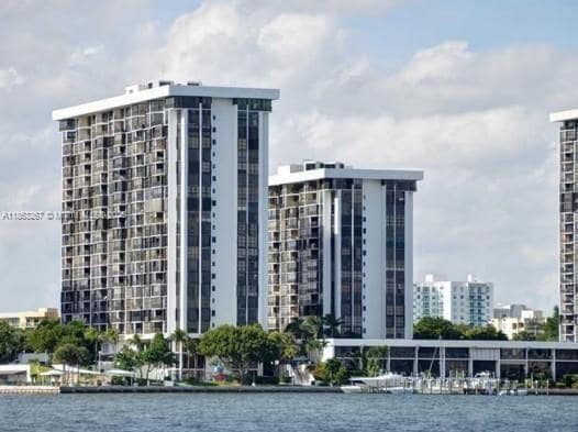 property at 1915 Brickell Ave