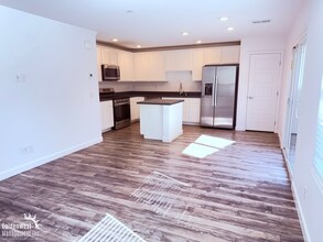 321 Bay Village Pl in Henderson, NV - Building Photo - Building Photo