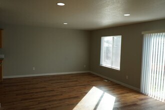 10513 NE 63rd St in Vancouver, WA - Building Photo - Building Photo