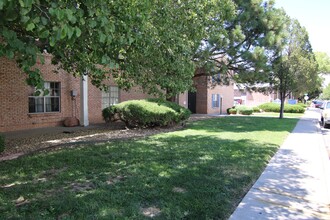 Somerset Park in Albuquerque, NM - Building Photo - Building Photo