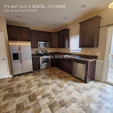 60 Cedar Point Ln in Harrisonburg, VA - Building Photo - Building Photo