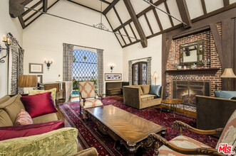 4053 Woking Way in Los Angeles, CA - Building Photo - Building Photo