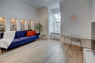 2312-2312 Rue Sainte-Catherine E in Montréal, QC - Building Photo