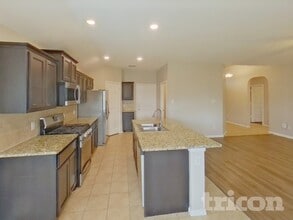 752 Rutherford Dr in Crowley, TX - Building Photo - Building Photo