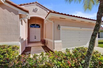 345 SW 188th Ave in Pembroke Pines, FL - Building Photo - Building Photo