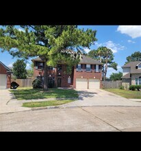 5322 Golden Stream Dr in Houston, TX - Building Photo - Building Photo