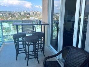 880 Mandalay Ave in Clearwater, FL - Building Photo - Building Photo