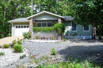 8 Colgadura Way in Hot Springs, AR - Building Photo - Building Photo