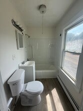 291 Spruce St in Manchester, CT - Building Photo - Building Photo