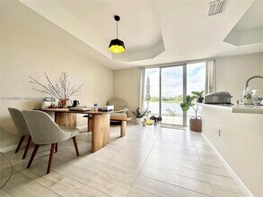 10679 SW 6th St in Pembroke Pines, FL - Building Photo - Building Photo