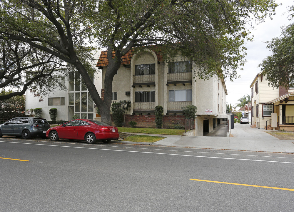 336 Riverdale Dr in Glendale, CA - Foto de edificio